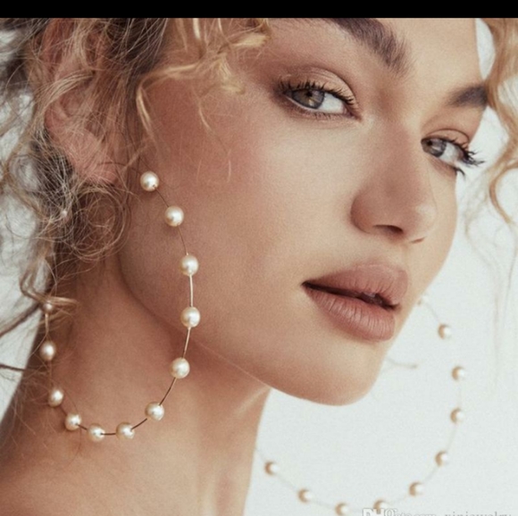 New Pearl/Gold Earrings - Picture 4 of 6